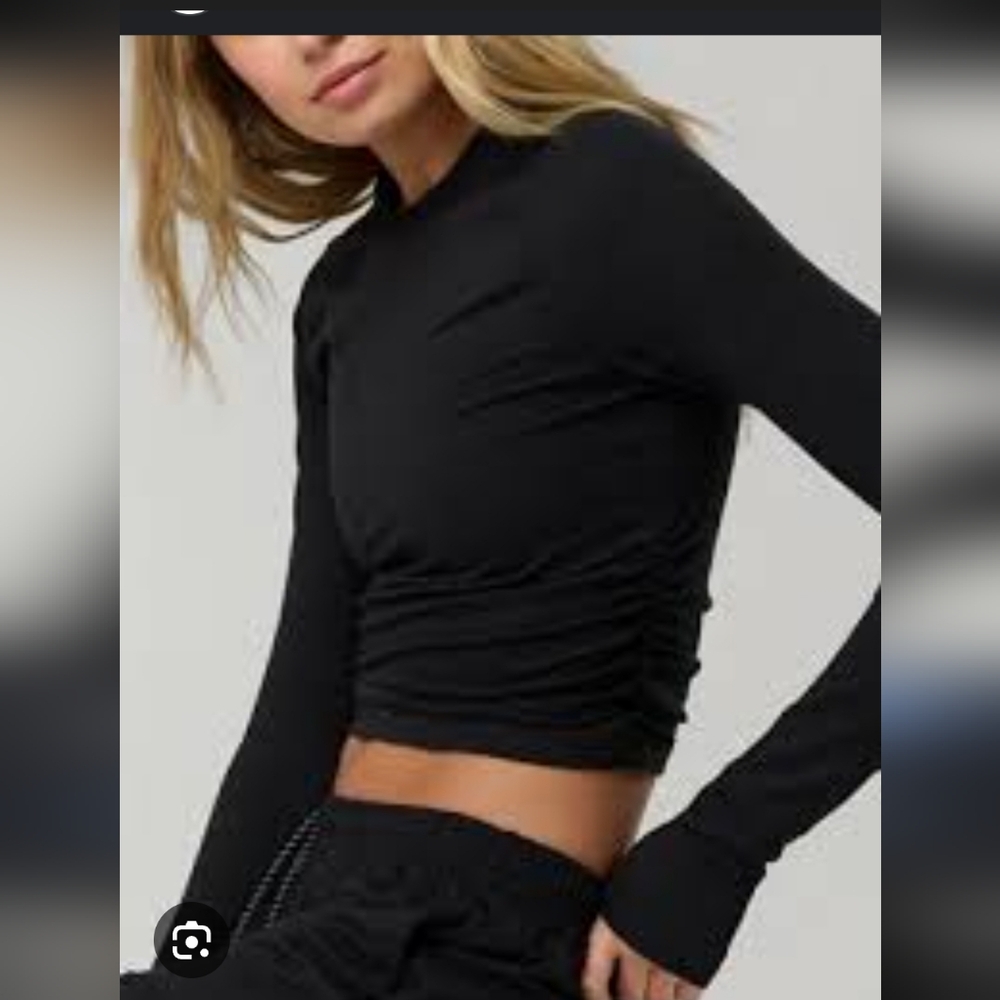OFFLINE BY AERIE Black Long Sleeve Crop Top Seamless Ribbed Hems Sz L Casual